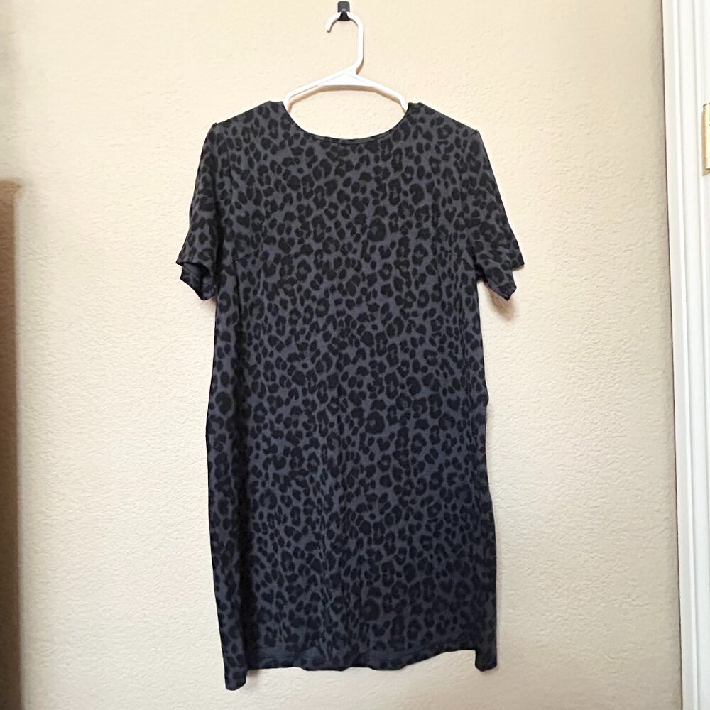 Women's Gray/Black Leopard Dress, Size L